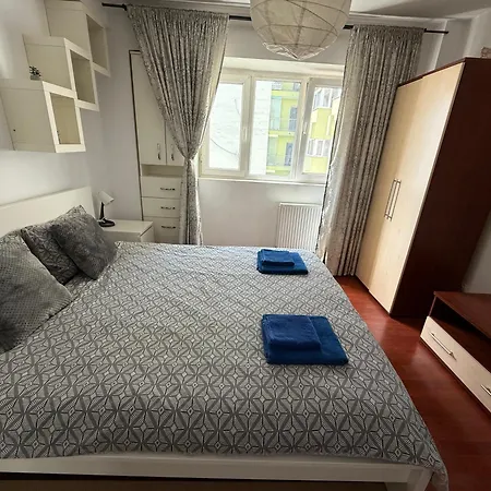 Mega Mall National Arena 아파트